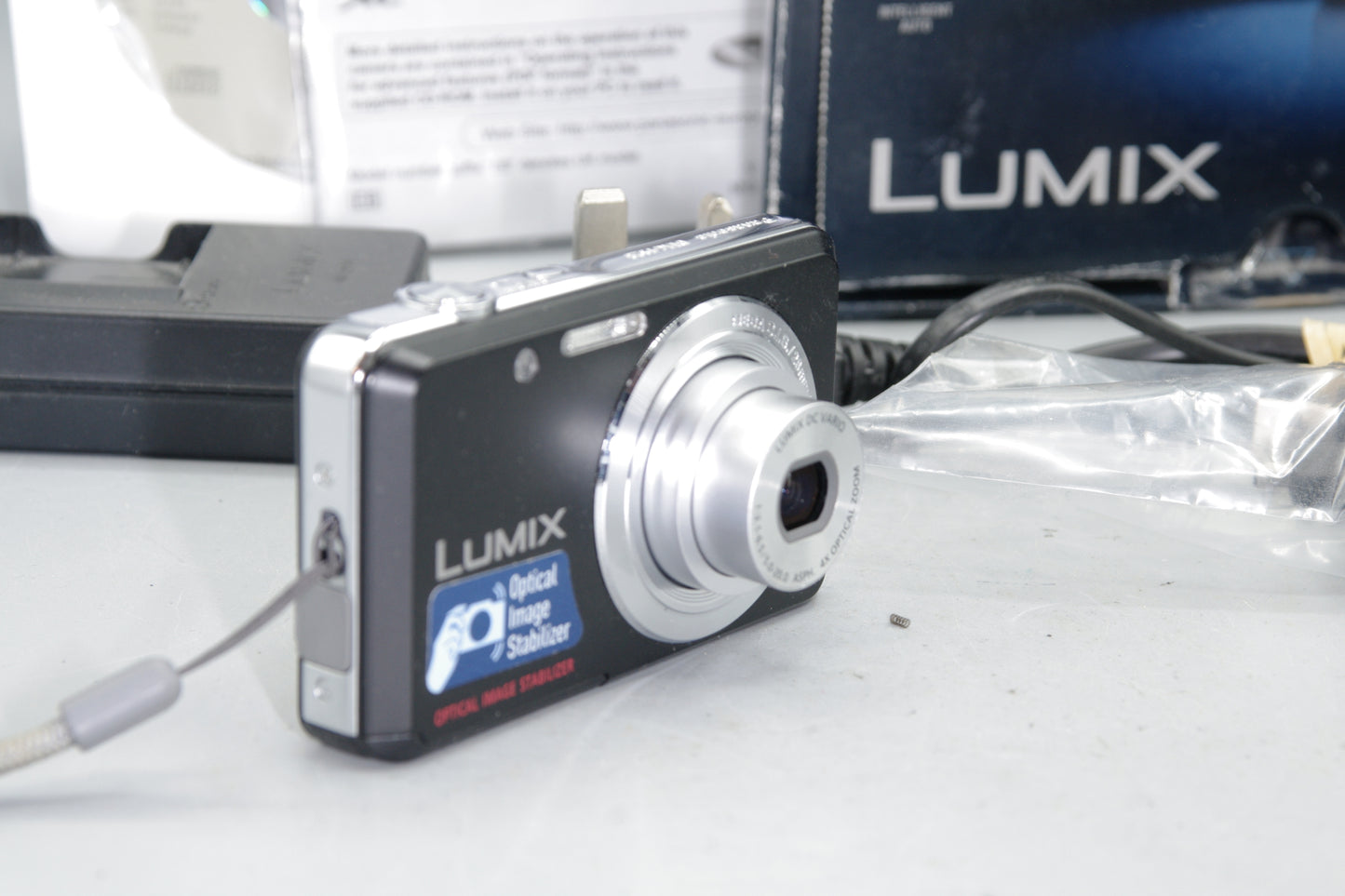 Boxed Panasonic Lumix DMC-FS28 14.1MP Digital Compact Camera