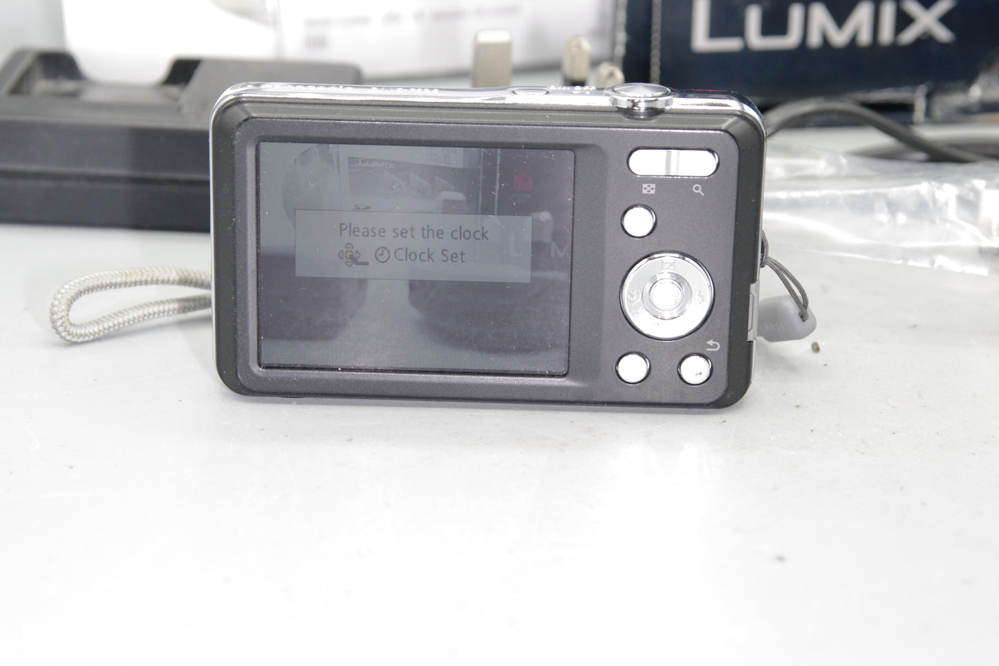 Boxed Panasonic Lumix DMC-FS28 14.1MP Digital Compact Camera
