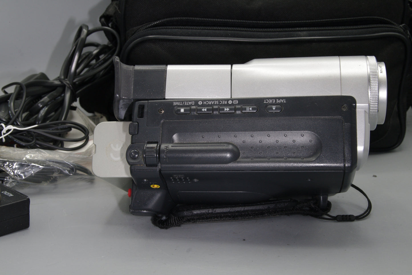 Samsung VP-L900 Hi8 Camcorder in mint condition with all accessories