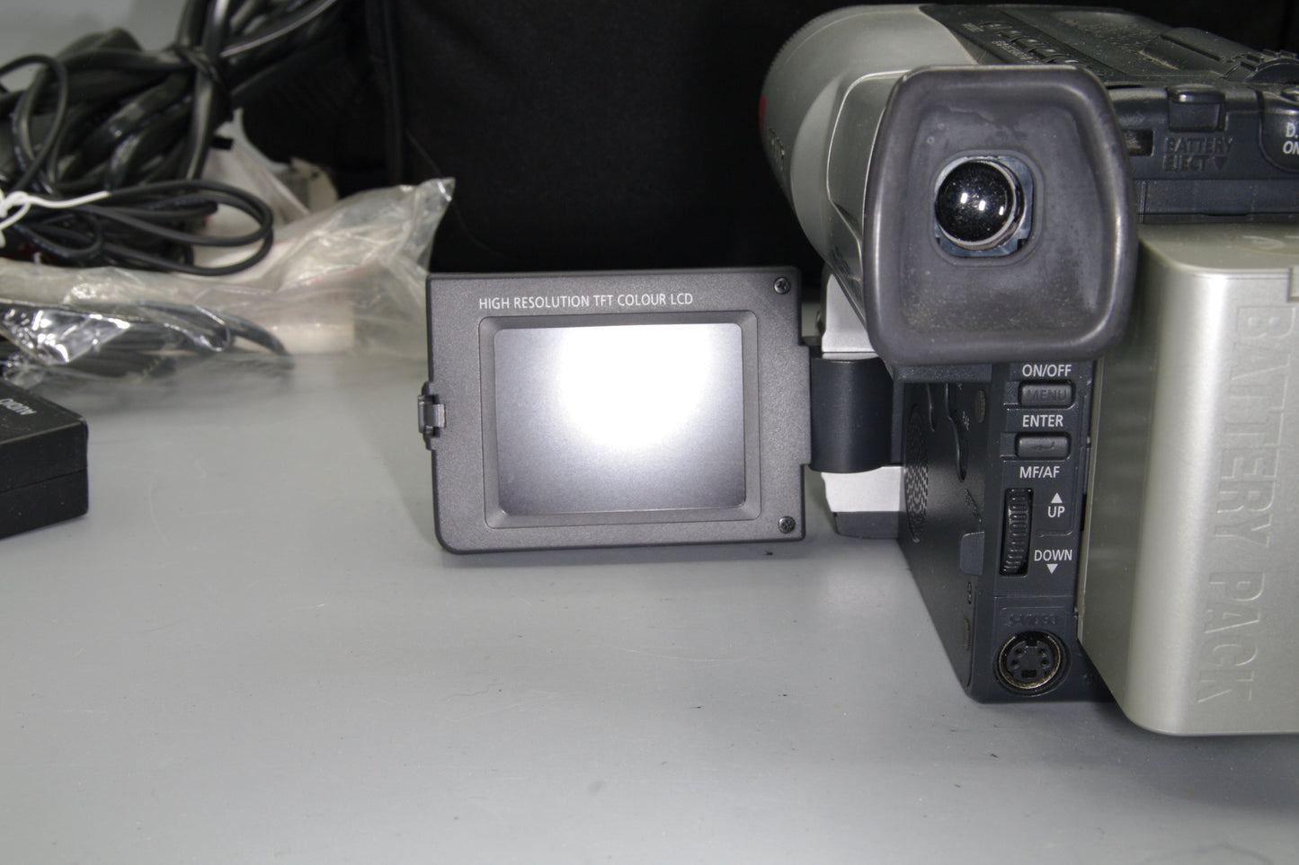 Samsung VP-L900 Hi8 Camcorder in mint condition with all accessories