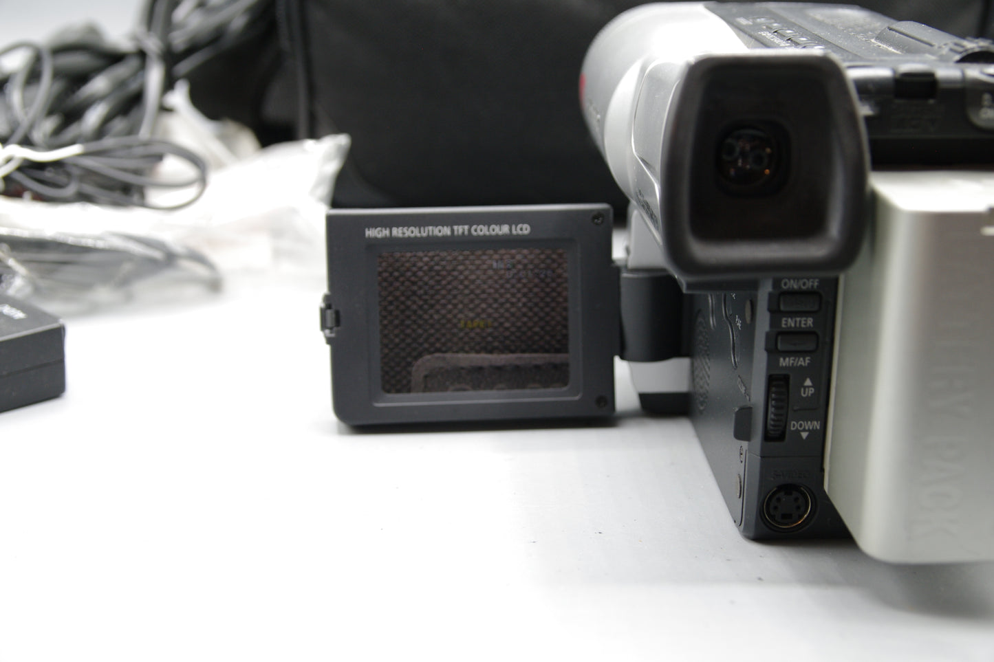 Samsung VP-L900 Hi8 Camcorder in mint condition with all accessories