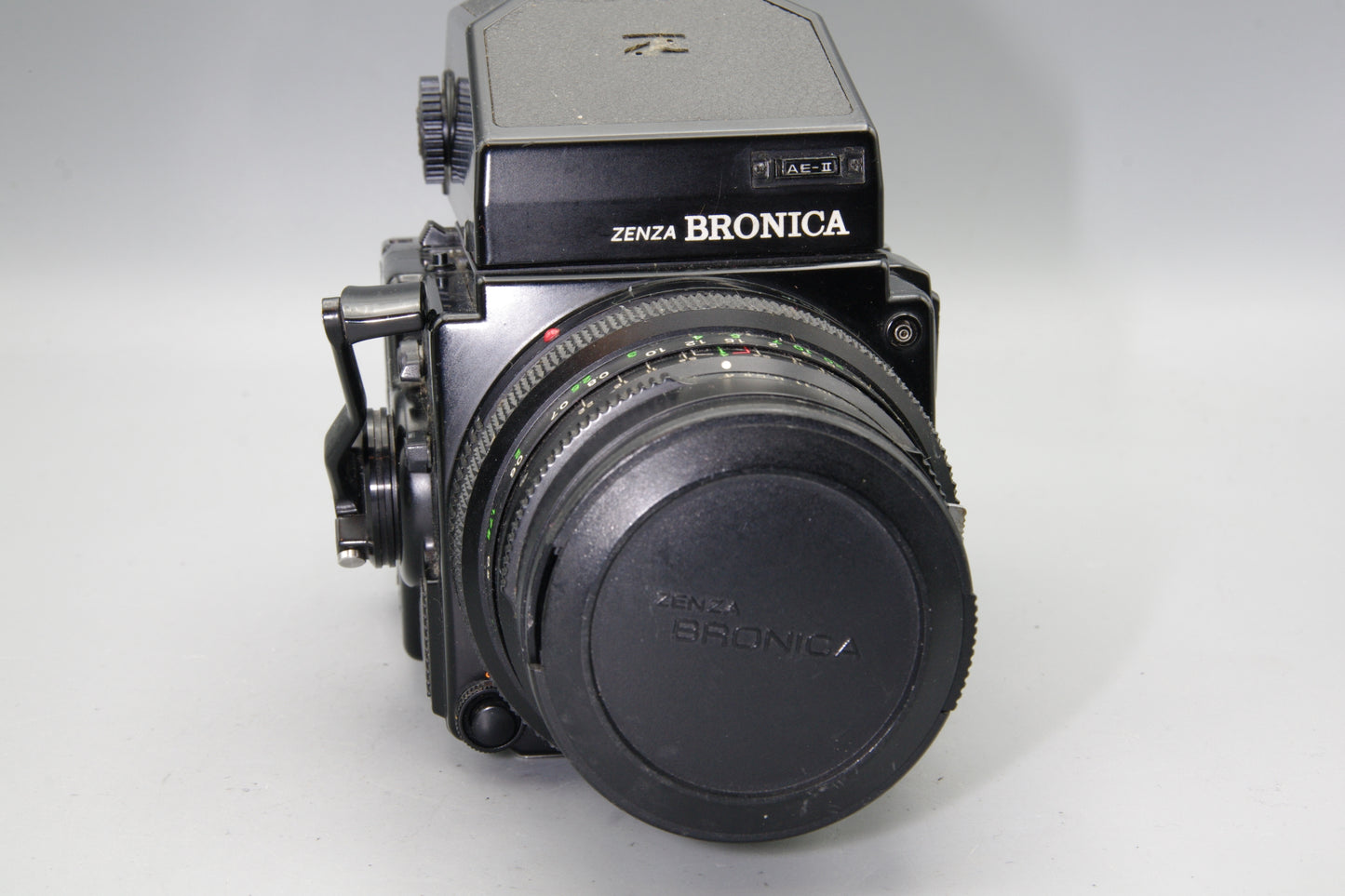 Bronica ETR‑Si 645 Camera with 40mm f/4 Lens and AE‑II Finder – Tested