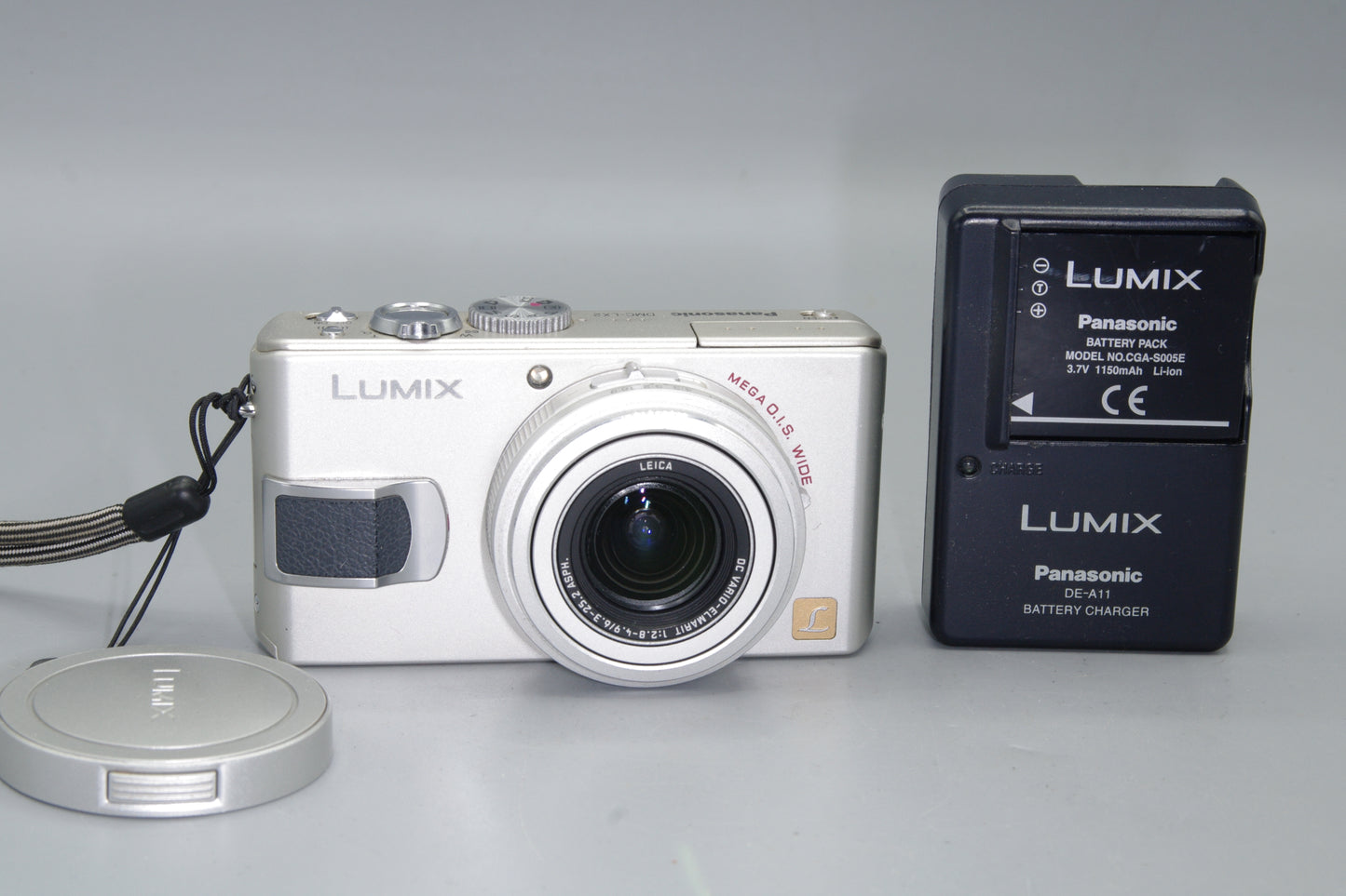 Panasonic Lumix DMC-LX2 10.2MP Camera & Charger