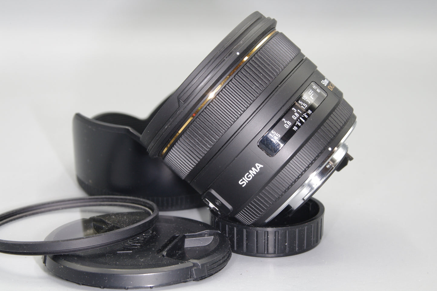 Sigma 50mm f/1.4 EX DG HSM Lens – Pentax K Mount – Fast AF Prime – Pro-Grade Optics
