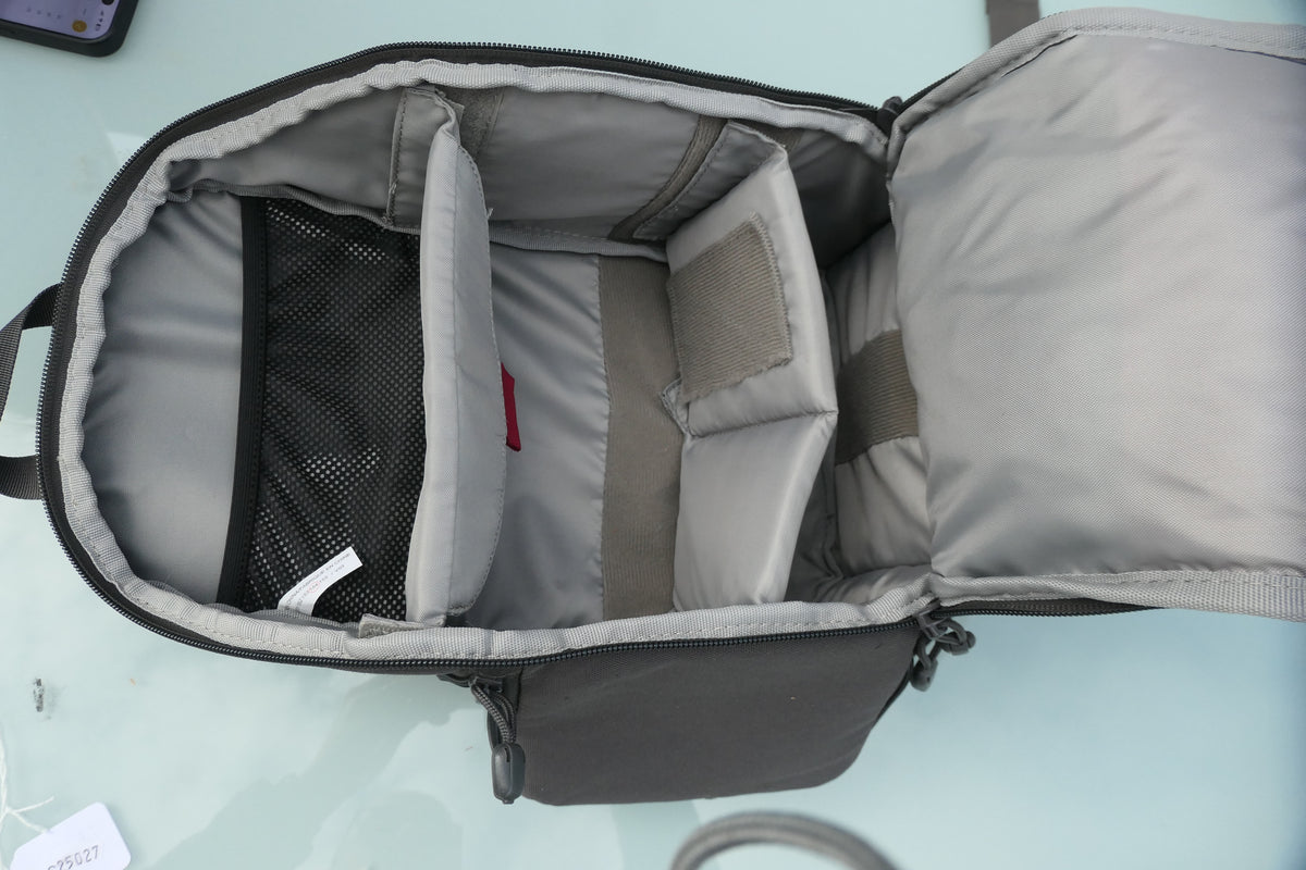 Lowepro Transit Sling 150 AW – Compact Camera Sling – Good Condition