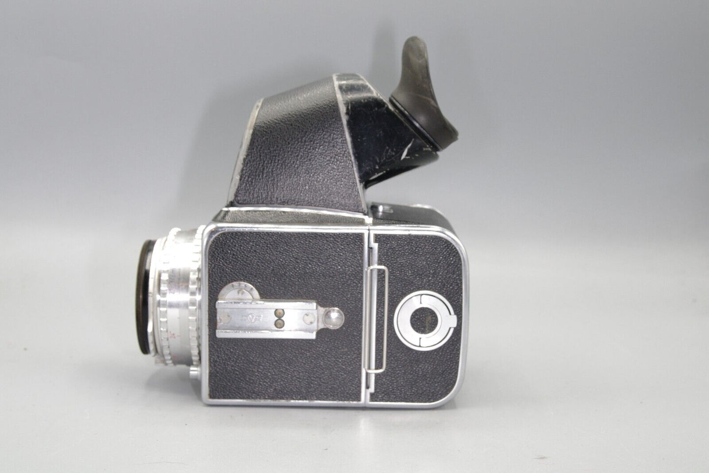 Hasselblad 1000F with Zeiss Tessar 80mm F/2.8  Lens and prism finder