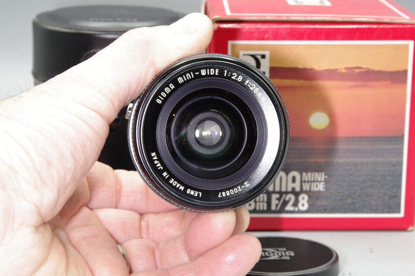 Sigma Mini-wide 28mm F/2.8 Wide Angle Lens M42 Mount -Mint Condition