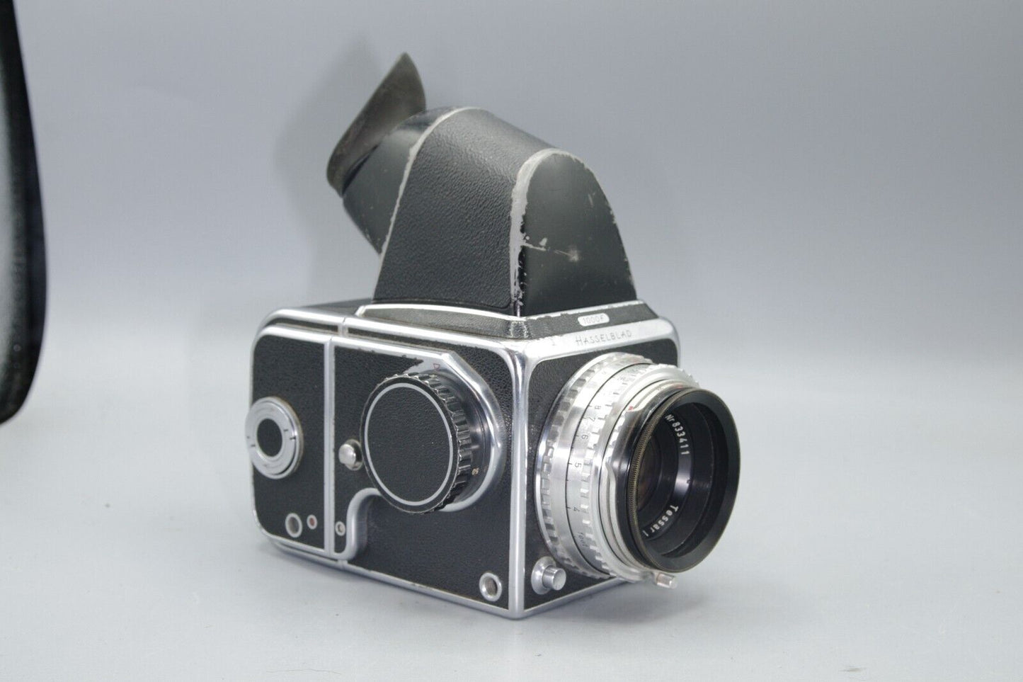 Hasselblad 1000F with Zeiss Tessar 80mm F/2.8  Lens and prism finder