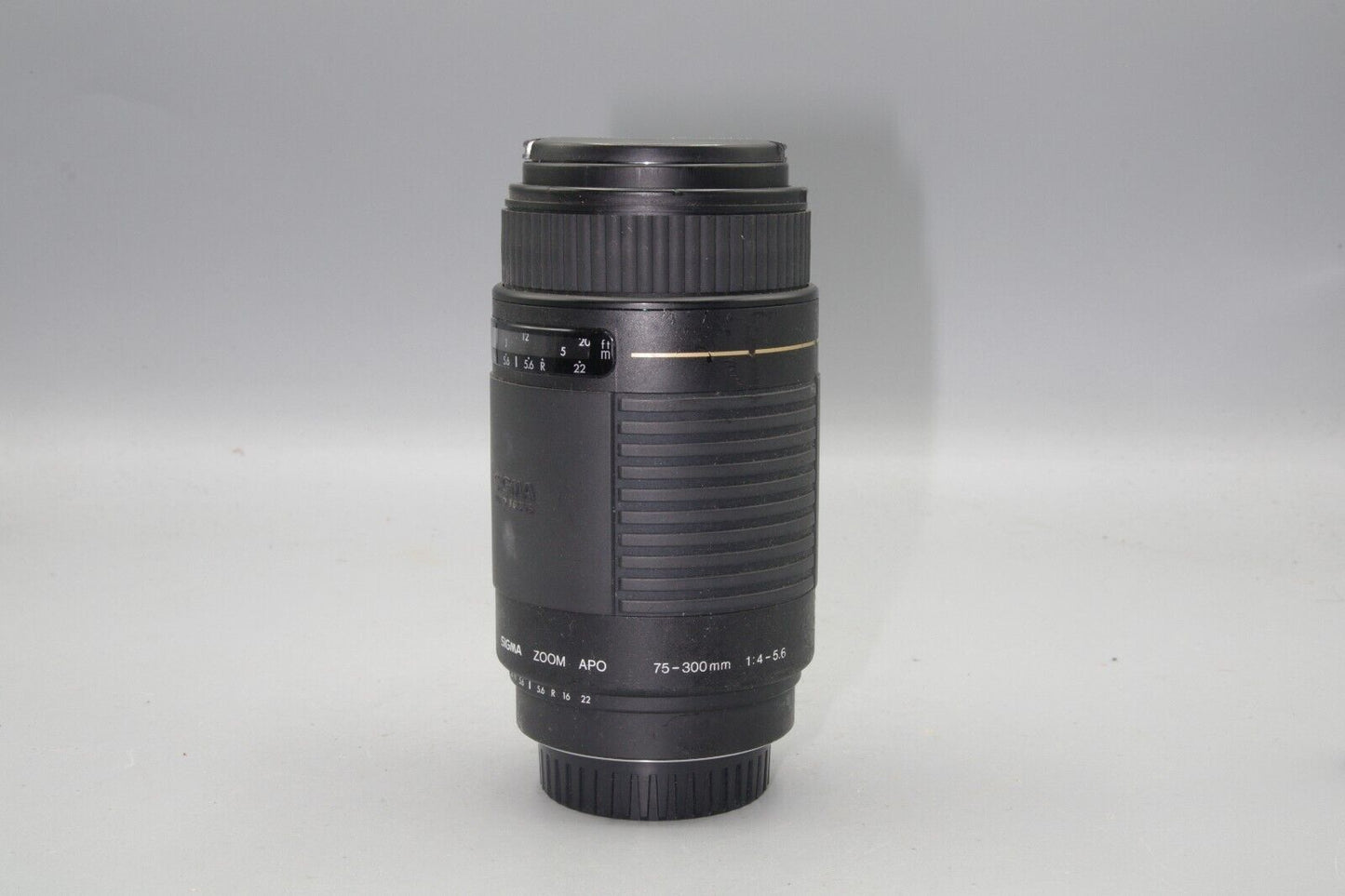 Sigma Zoom APO 75-300mm F/4-5.6 - Minolta A Mount