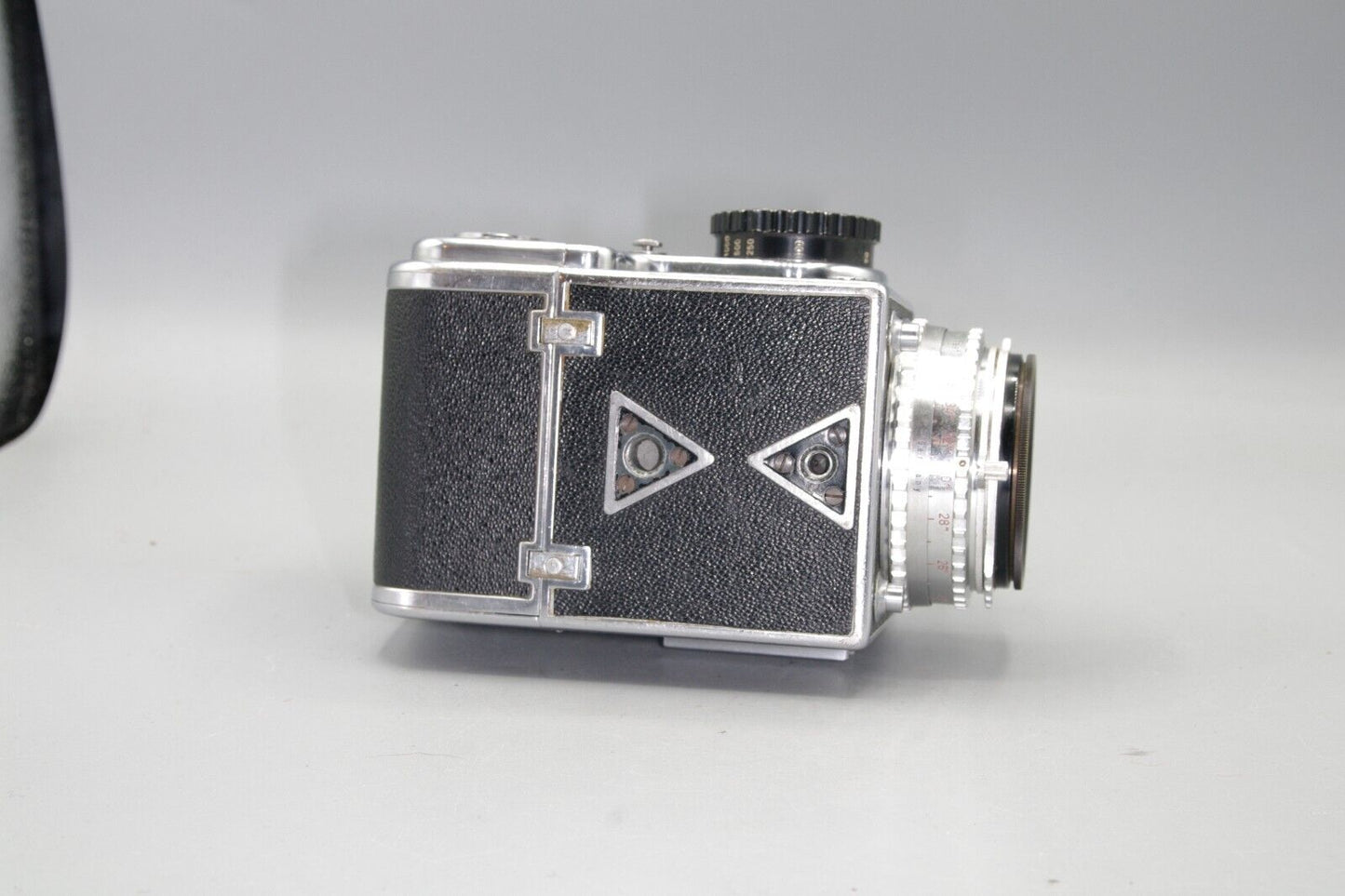 Hasselblad 1000F with Zeiss Tessar 80mm F/2.8  Lens and prism finder