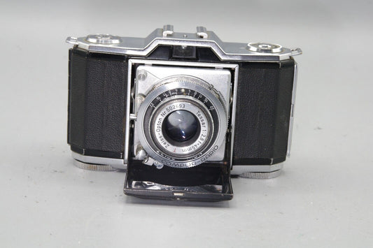 Zeiss Ikon Ikonta 522/24 Folding Camera with Opton 45mm F/2.8 Lens