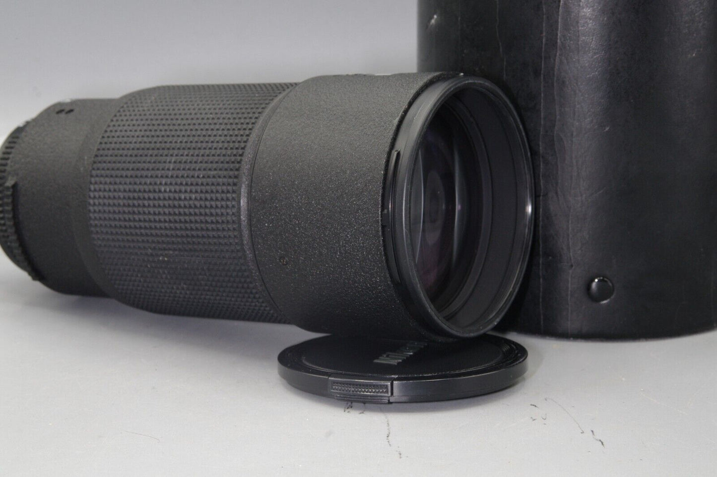 Nikon ED AF Nikkor 80-200mm F/2.8D with Case - Excellent