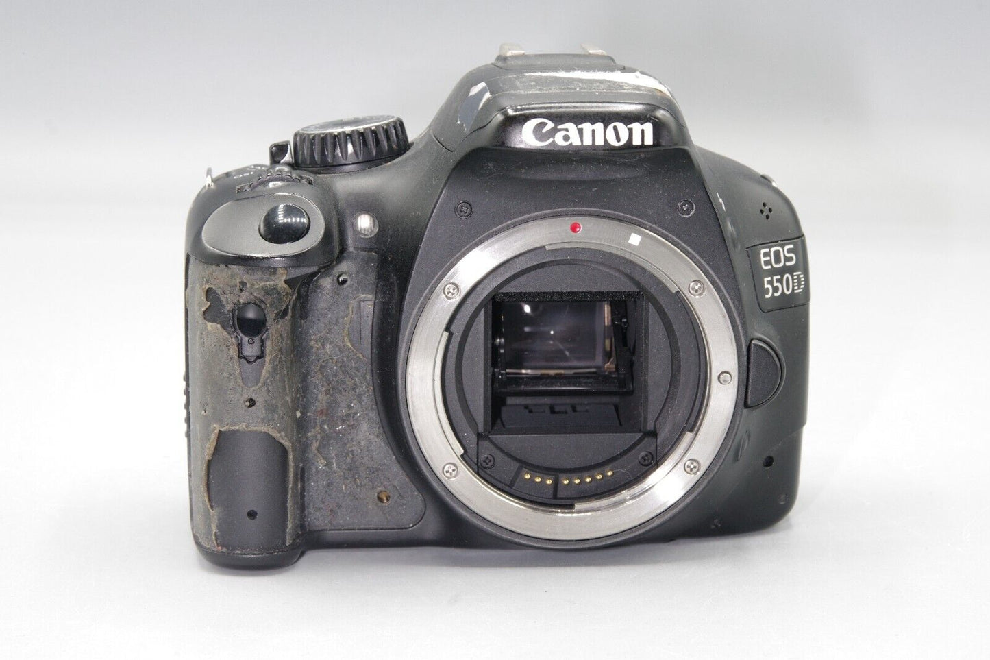 Canon EOS 550D 18MP DSLR Body - Tatty but working