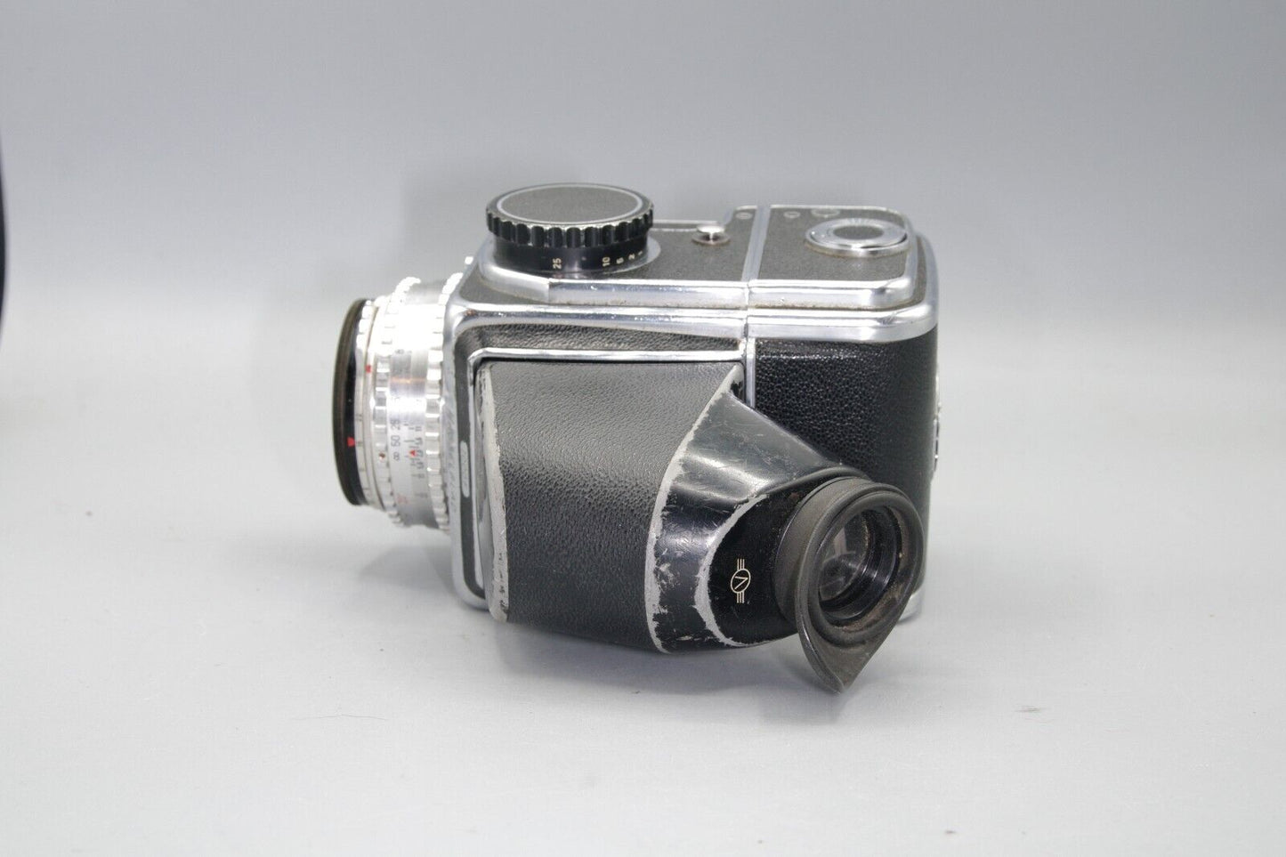 Hasselblad 1000F with Zeiss Tessar 80mm F/2.8  Lens and prism finder