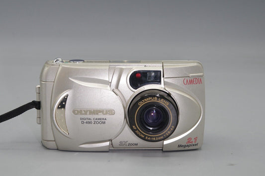 Olympus Camedia D-490 2.1MP Digital Camera - Takes AA