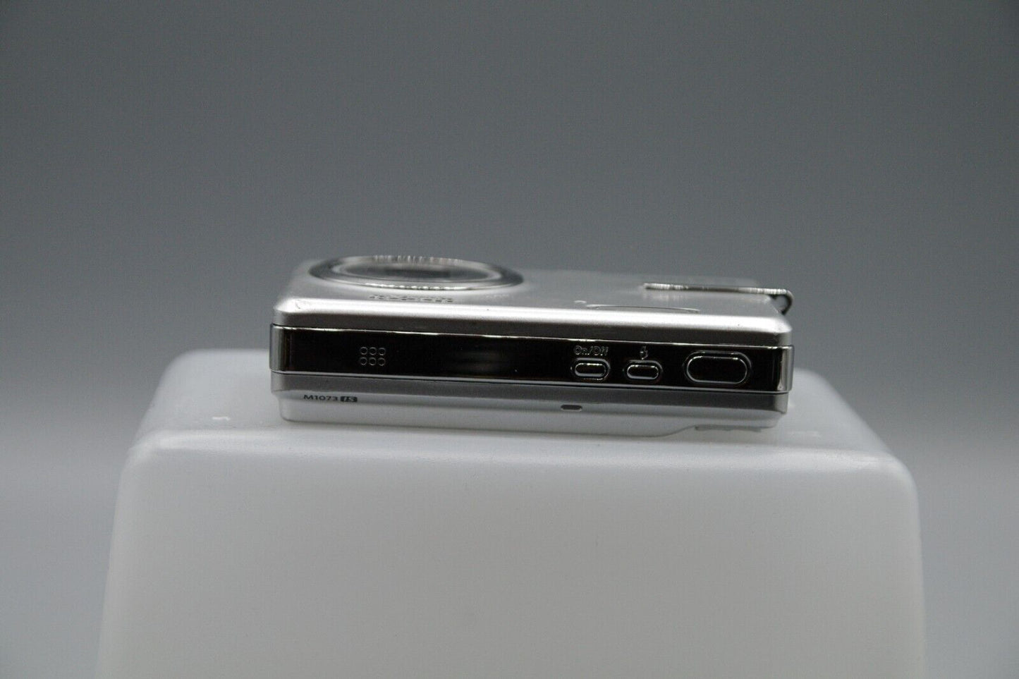Kodak M1073IS Digital Camera - No Battery so untested.
