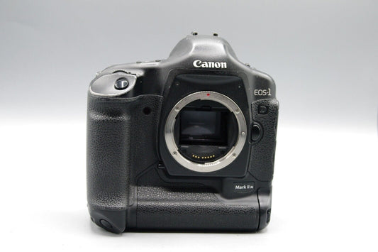 Canon EOS-1D Mark IIN 8.2MP Professional DSLR Body and Battery