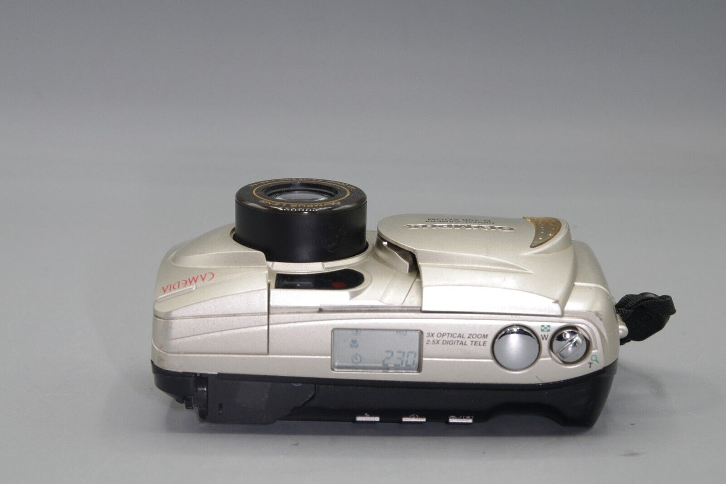 Olympus Camedia D-490 2.1MP Digital Camera - Takes AA