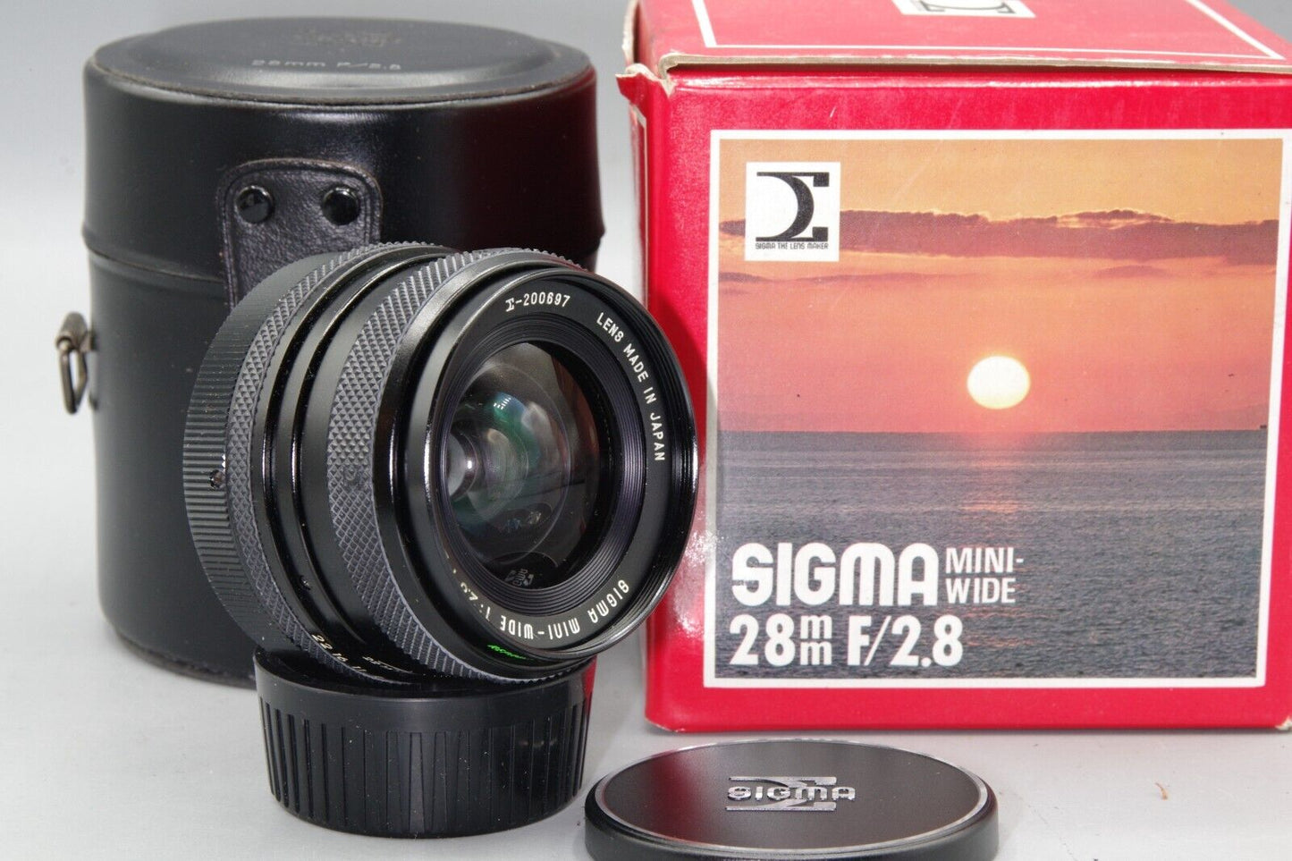 Sigma Mini-wide 28mm F/2.8 Wide Angle Lens M42 Mount -Mint Condition