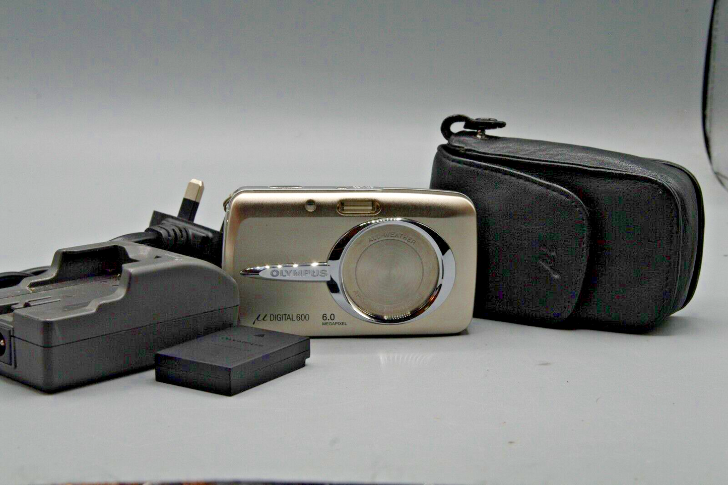 Olympus MJU 600 Digital 6MP Digital Compact Camera -  Tested&Working