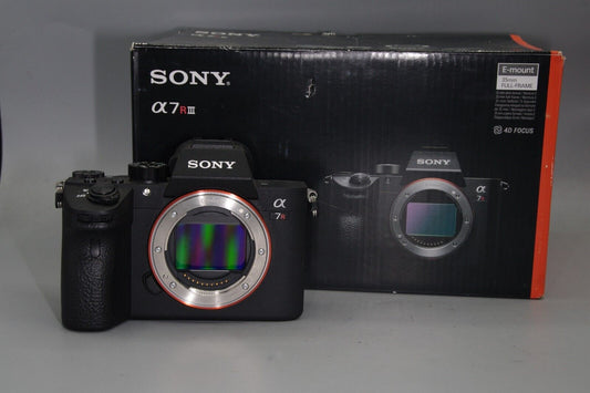 Sony Alpha A7 RIII 42.4MP Full Frame Mirrorless -  Very Low Shutter Count 3741