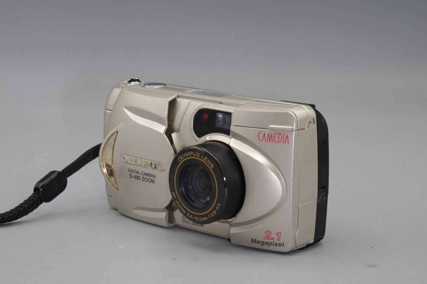 Olympus Camedia D-490 2.1MP Digital Camera - Takes AA