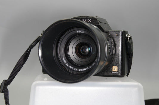 Panasonic Lumix DMC-FZ10 4MP Bridge Camera