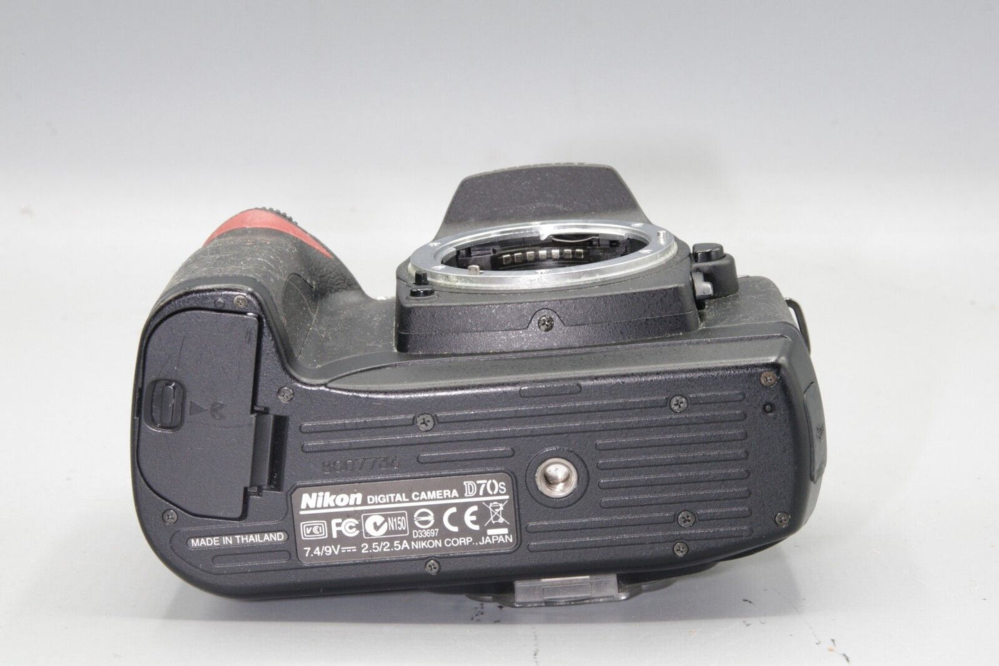 Nikon D70s 6.1MP DSLR Camera - Very Nice
