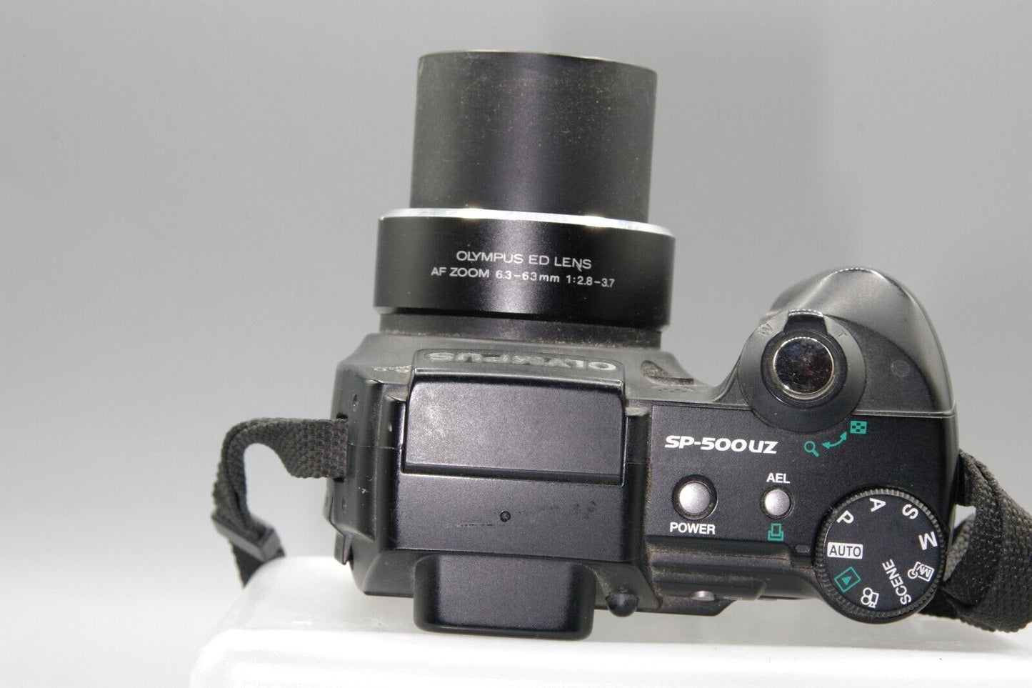 Olympus SP-500UZ 6MP Digital Bridge Camera