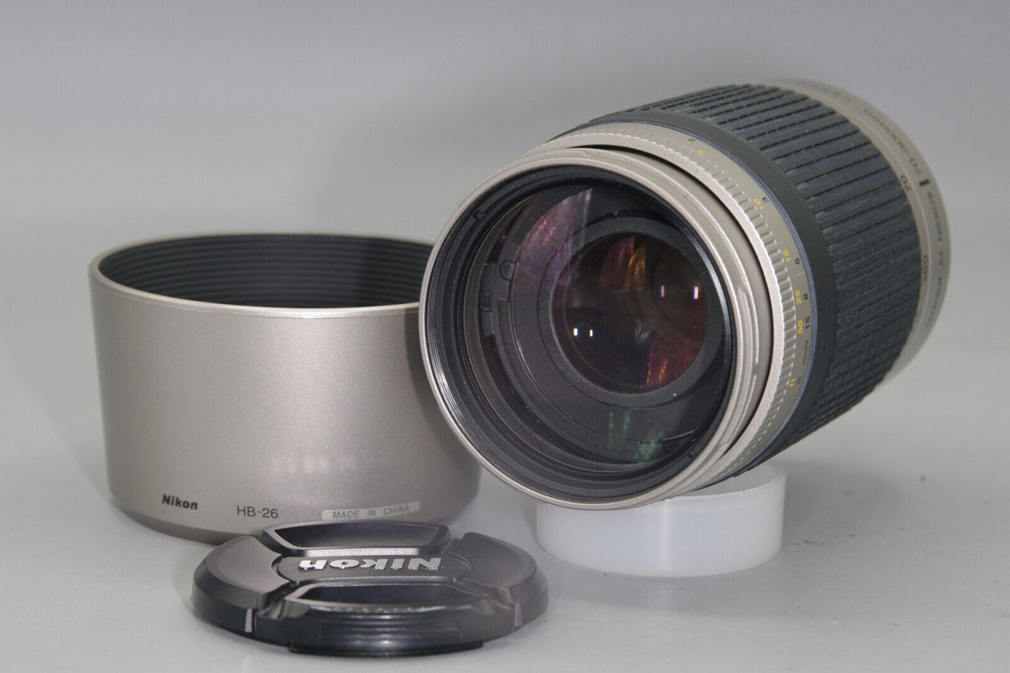 Nikon AF Nikkor 70-300mm F/4.5-5.6G ED Lens - with both caps and Hood