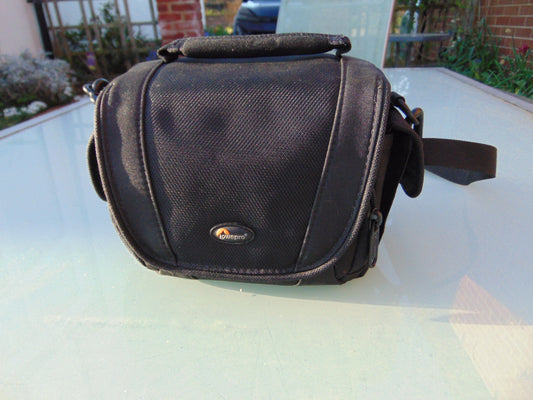 Lowepro Edit 110 Camera Bag – Compact Camcorder/Camera Case – Padded Carry Bag