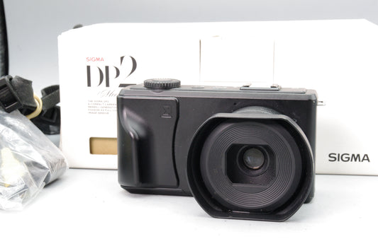 Sigma DP2 Merrill – Boxed – Lens Hood – New Battery – Screen Protector – VGC