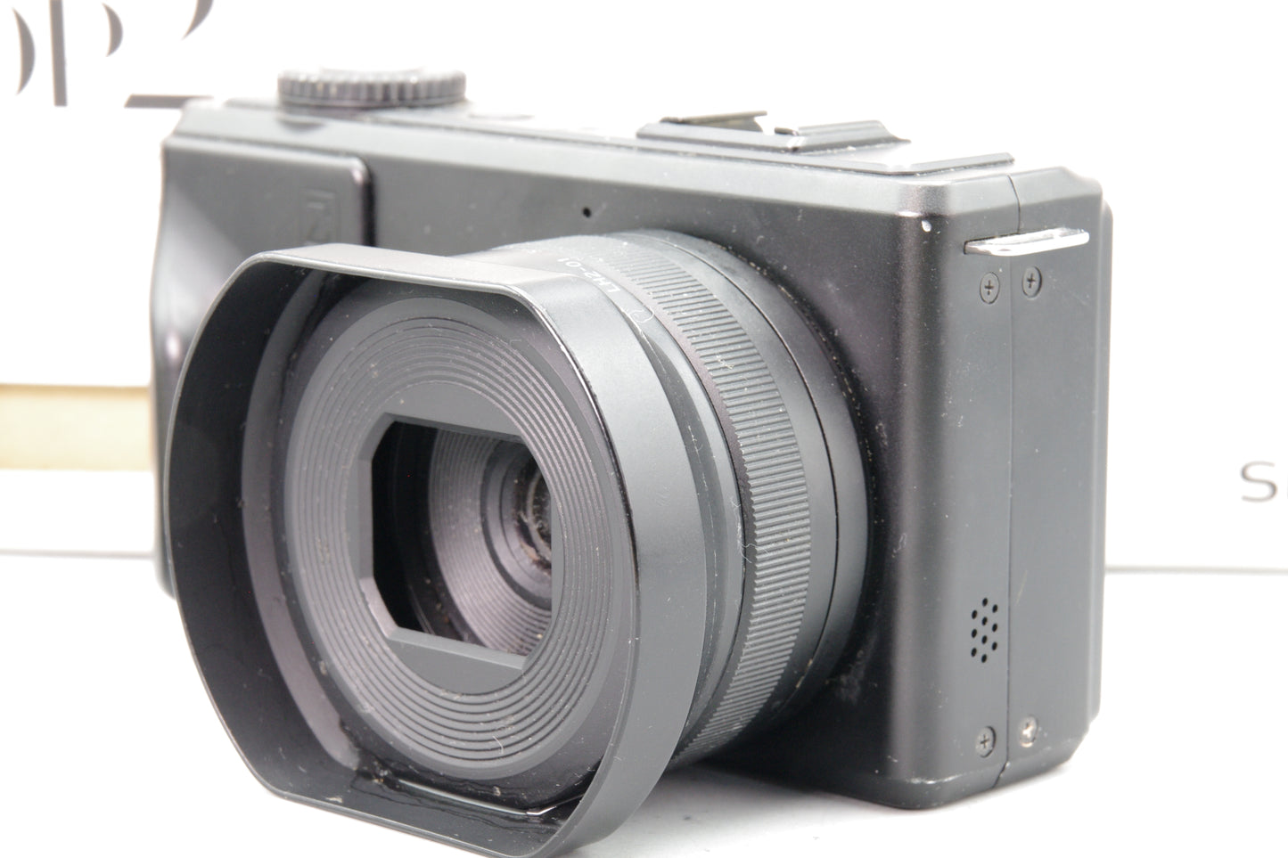 Sigma DP2 Merrill – Boxed – Lens Hood – New Battery – Screen Protector – VGC