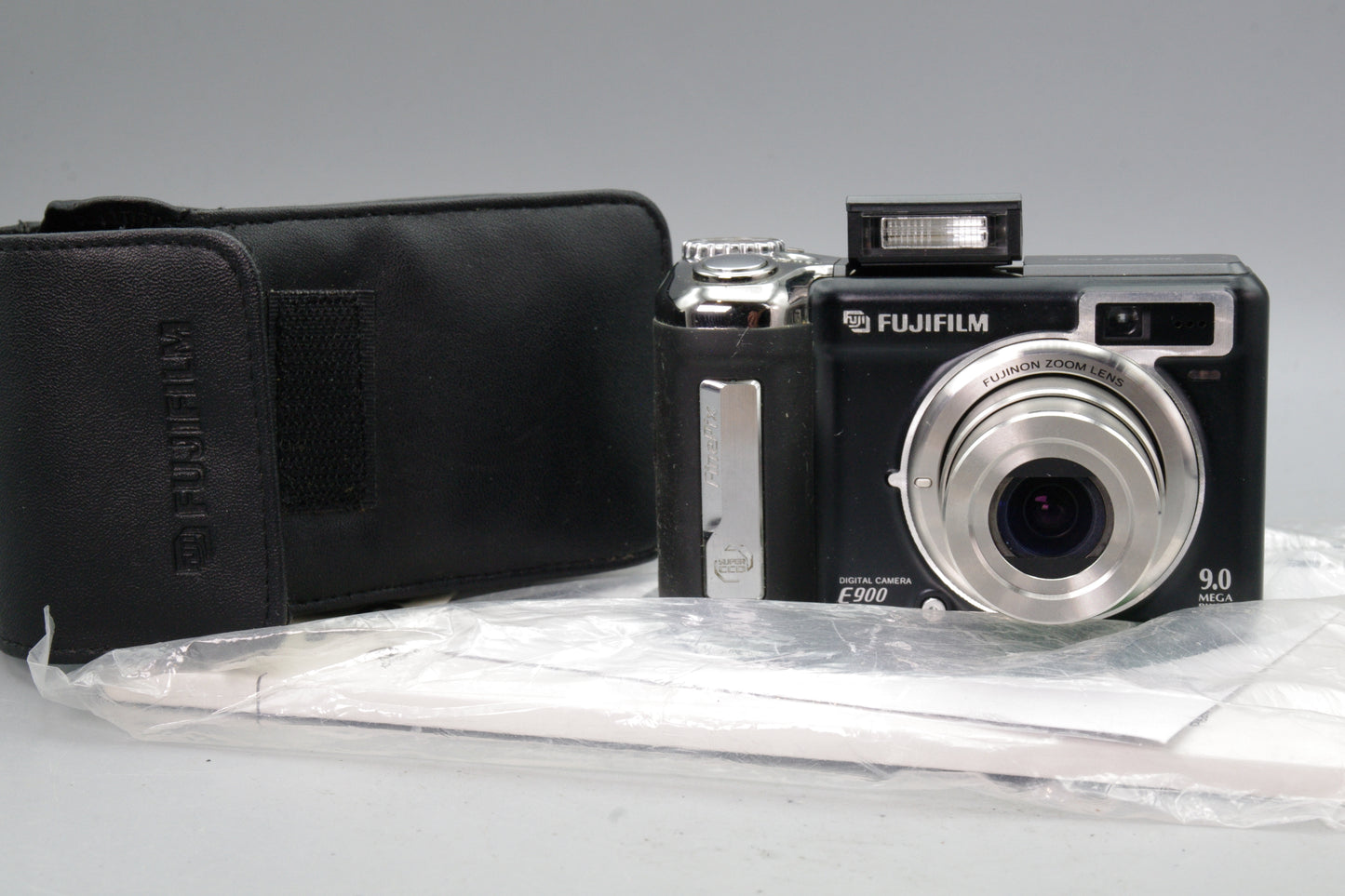 Fujifilm FinePix E900 Digital Camera – Case & Instructions – Tested – VGC