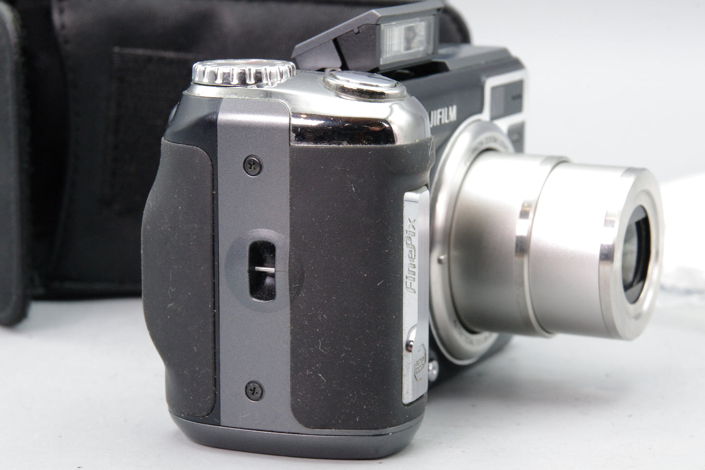 Fujifilm FinePix E900 Digital Camera – Case & Instructions – Tested – VGC