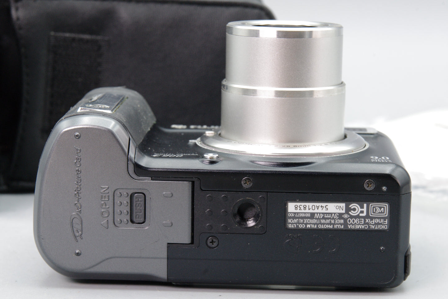 Fujifilm FinePix E900 Digital Camera – Case & Instructions – Tested – VGC