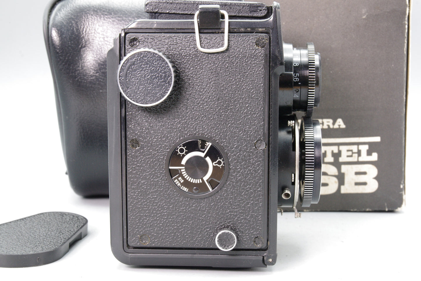 Lubitel 166B LOMO 120 TLR Camera – 75mm f/4.5 – Boxed with Case & Cap – Excellent