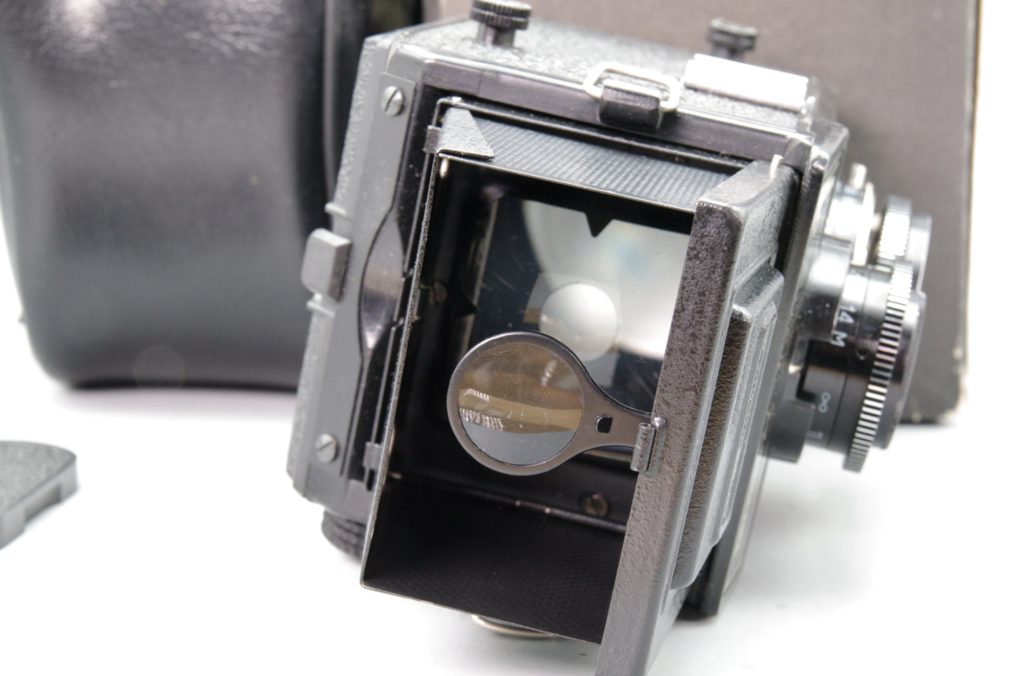 Lubitel 166B LOMO 120 TLR Camera – 75mm f/4.5 – Boxed with Case & Cap – Excellent