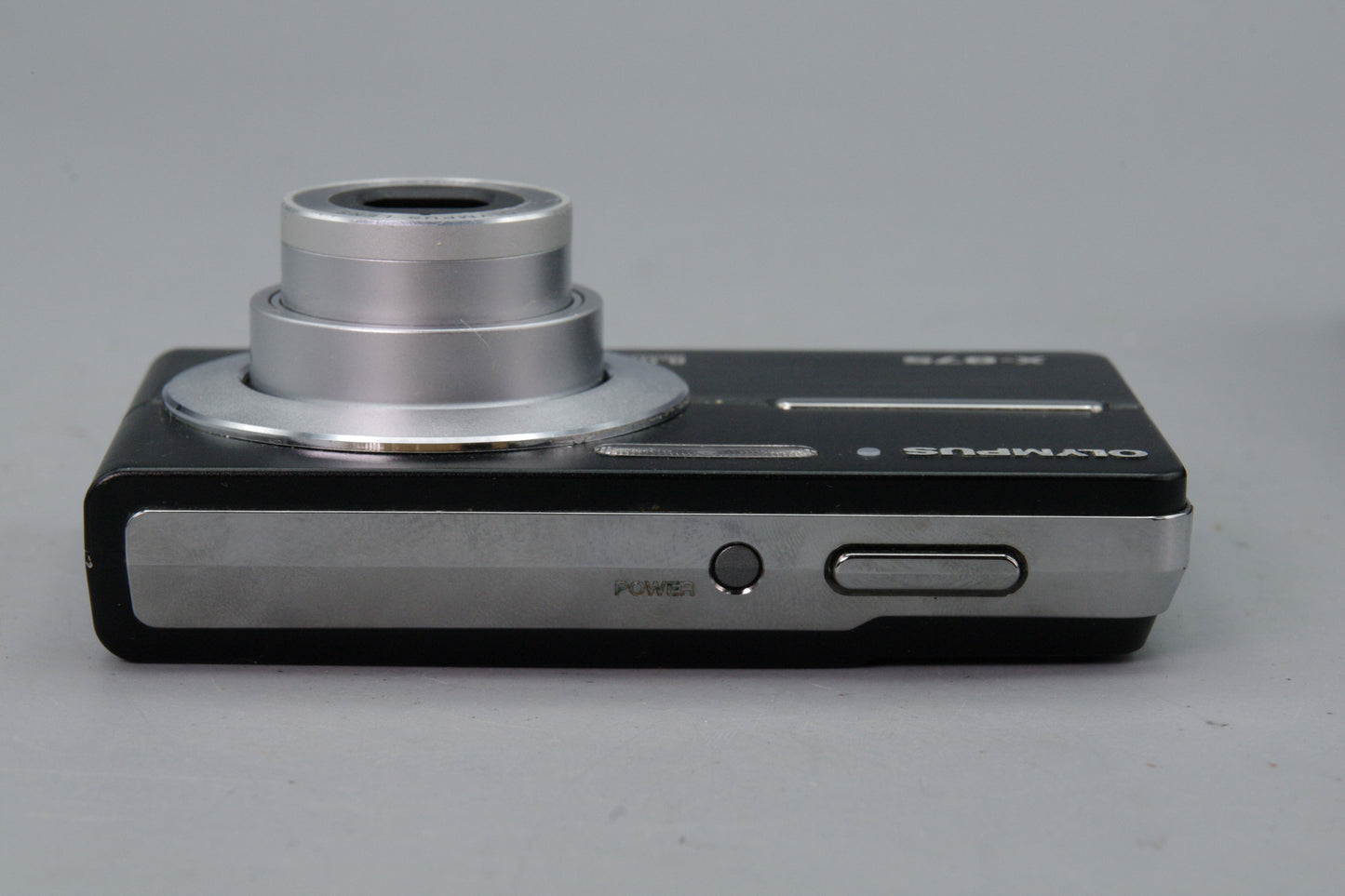 Olympus X‑875 Digital Compact Camera – Case & Battery – Tested – Very Good