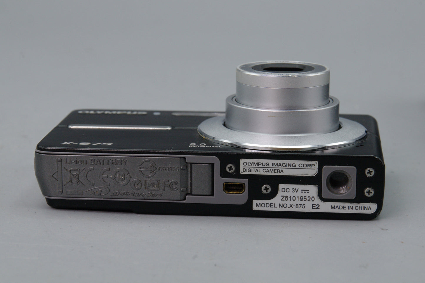 Olympus X‑875 Digital Compact Camera – Case & Battery – Tested – Very Good