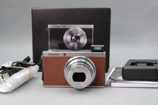 Fujifilm XF1 12MP Digital Camera – Boxed – Tested – Excellent