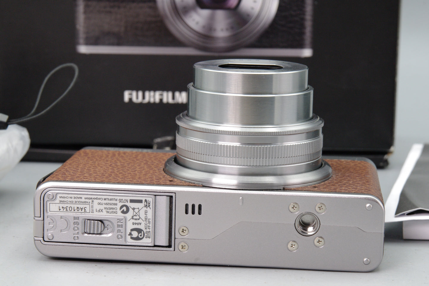 Fujifilm XF1 12MP Digital Camera – Boxed – Tested – Excellent