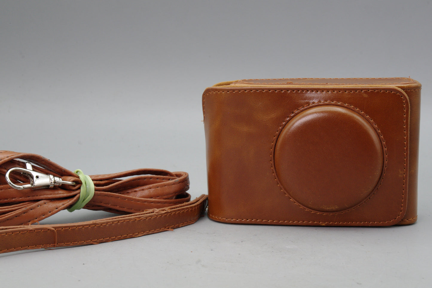 Fujifilm XF1 Brown Case – Wrist Strap &amp; Shoulder Strap – Excellent Condition