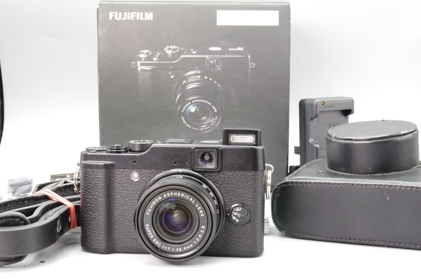 Fujifilm X10 12MP Digital Camera – Boxed – Full Kit – Very Good