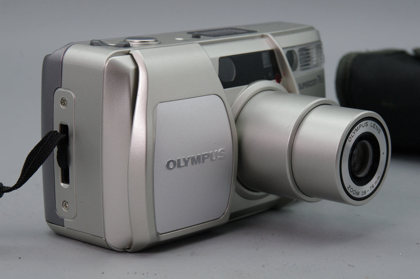 Olympus SuperZoom 76S 35mm Film Camera – Tested & Working – Excellent