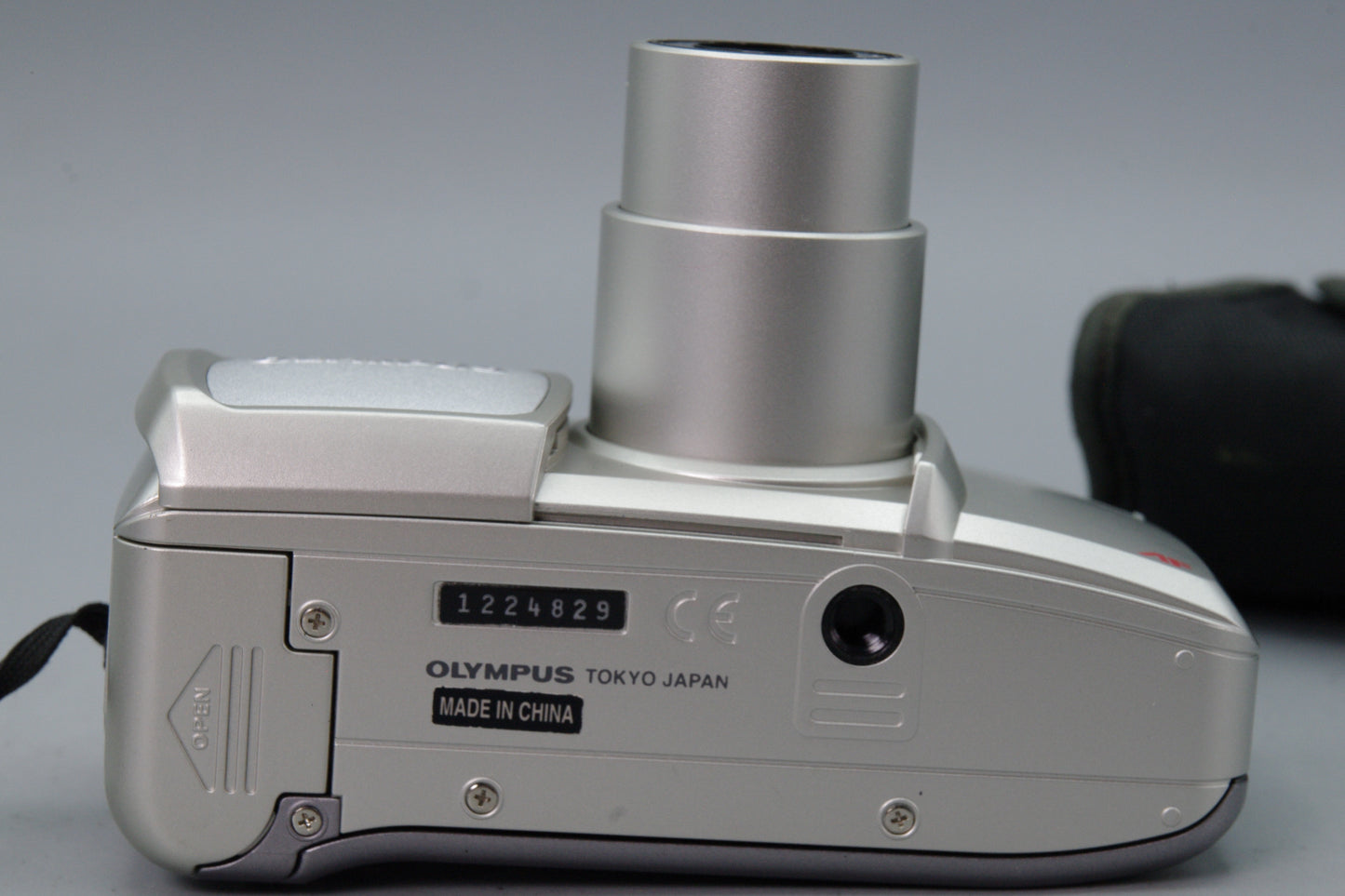 Olympus SuperZoom 76S 35mm Film Camera – Tested & Working – Excellent