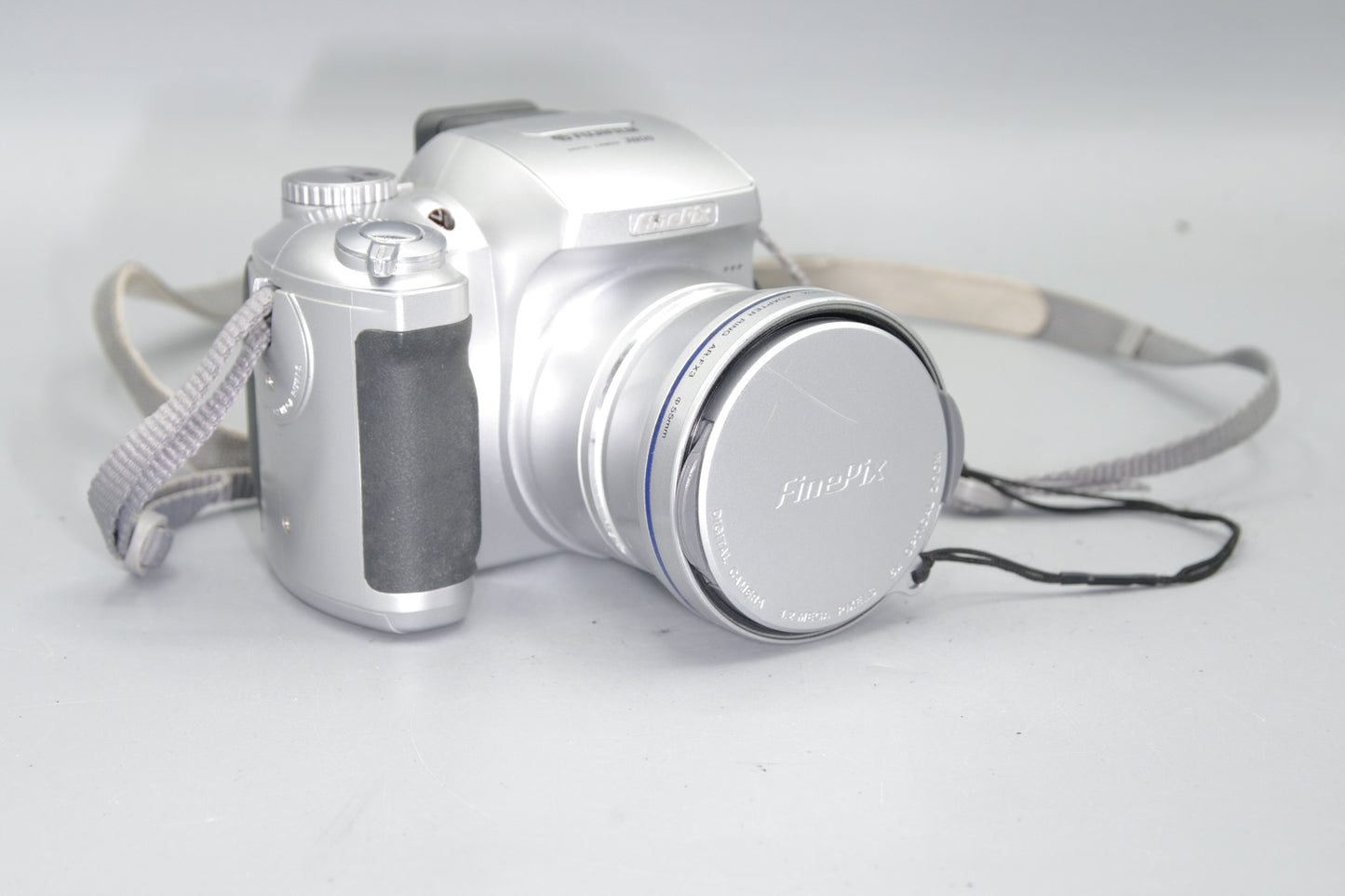 Fujifilm FinePix 3800 3.2MP Digital Camera (AA Batteries)
