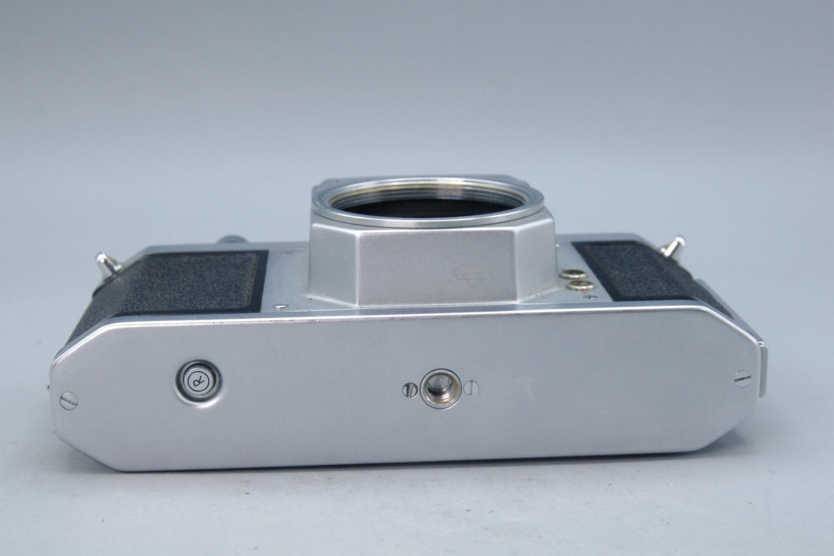 Pentax SV 35mm SLR Camera Body – Tested – Very Good Condition