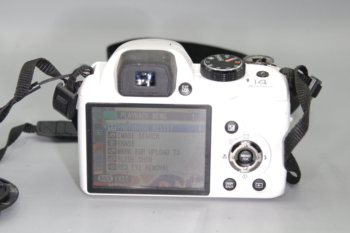 Fujifilm FinePix S4300 14MP Bridge Camera – White, 26x Zoom, VGC with Cap