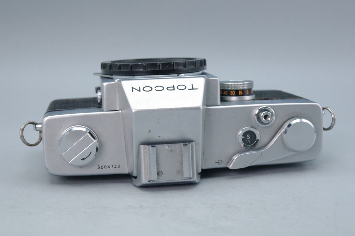 Topcon RE‑2 35mm SLR Camera Body – Tested – Excellent Condition